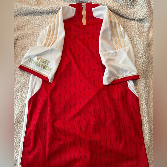 Arsenal 23/24 Home Jersey - Picture 3 of 3